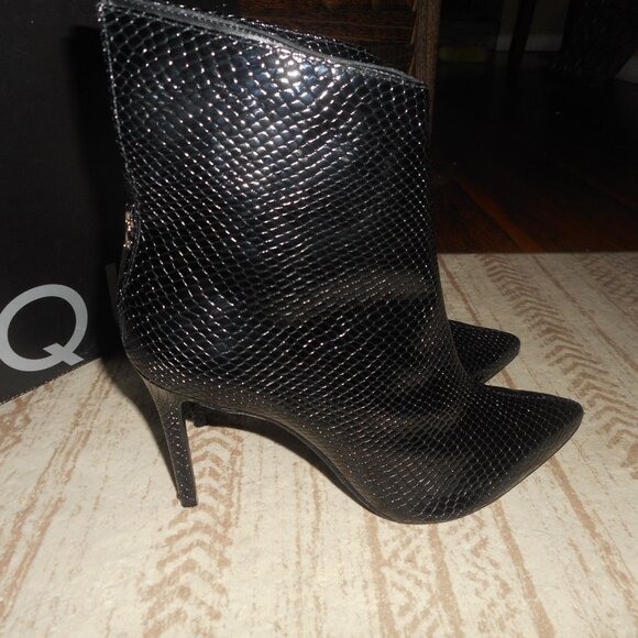Black snakeskin python ankle boots, size 8 - Picture 7 of 7